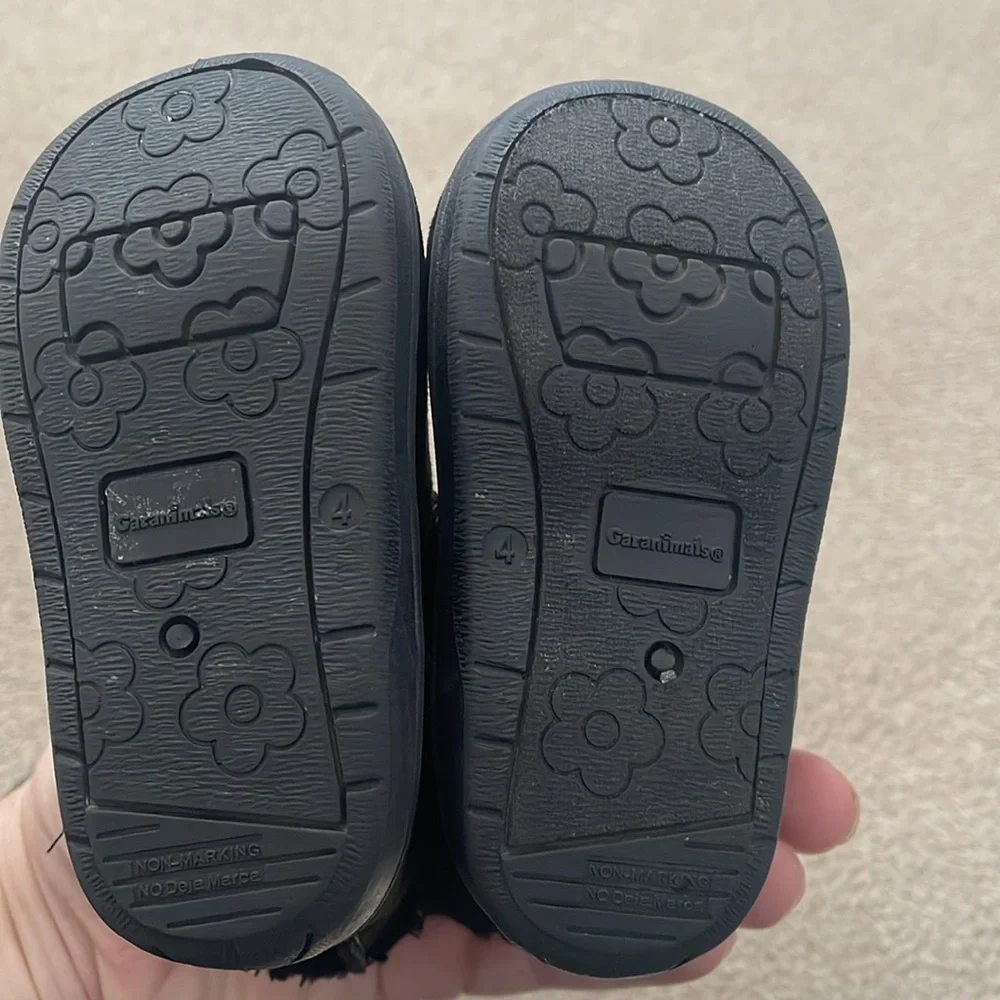 Girls Black Boots. Size 4. Excellent Condition.